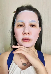 Cat Phuong Embraces a Simple Life and Natural Beauty Despite Generous Gift from Overseas Boyfriend - image 9