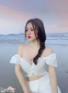 The Evolution of Nguyễn Dương Hồng Hân: Four Years After Becoming the 'Ao Dai Hotgirl' - image 10