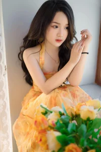 Hai Phong Beauty Sets Summer Trends with Radiant Skin and Elegant Swimwear - image 5