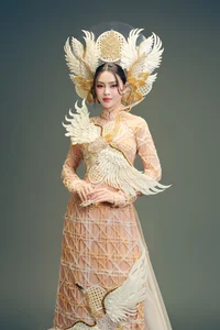 Cultural Masterpiece: Miss Ly Kim Thao Honors Vietnamese Heritage in Massive 200m Fabric Ao Dai - image 3