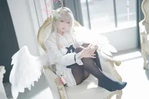 Ethereal Beauty: Coser Lunananya as Kirifuji Nagisa from Blue Archive - A Captivating Portrayal - image 6