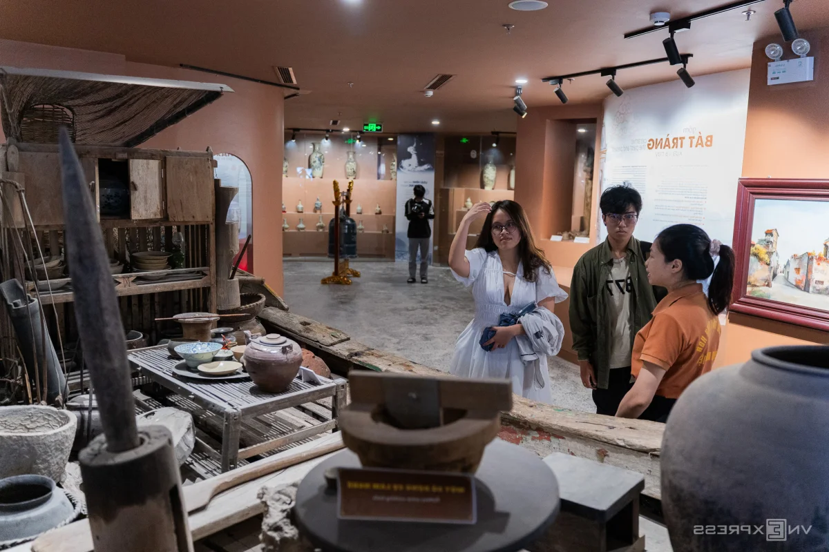 Bat Trang Pottery Village Reopens: Resilience After the Floods