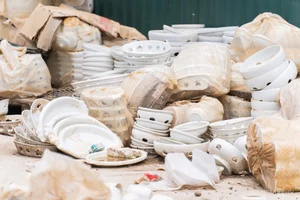 Bat Trang Pottery Village Reopens: Resilience After the Floods - image 7