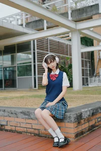 YiTuYu Art Language Vol.8034: Featuring the Radiant Xiao Yu Portraiture - image 13