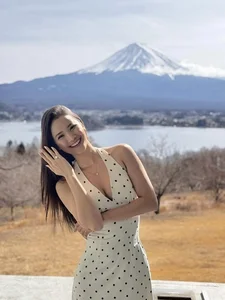 A Modern Fairytale: The Inspiring Journey and Romantic Proposal of a Rural Icon - image 0