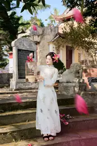 Graceful Vietnamese Ao Dai Beauty in Ancient Architecture - image 4