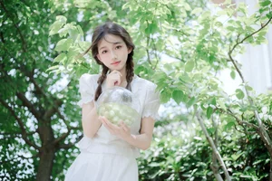 Elegant Summer Portraiture: Lin Miao Xin in YiTuYu Art Language Vol.9107 – Captured in Soft Sunlight and Natural Shadows - image 16