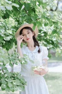 Elegant Summer Portraiture: Lin Miao Xin in YiTuYu Art Language Vol.9107 – Captured in Soft Sunlight and Natural Shadows - image 10