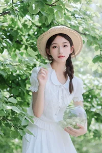 Elegant Summer Portraiture: Lin Miao Xin in YiTuYu Art Language Vol.9107 – Captured in Soft Sunlight and Natural Shadows - image 4