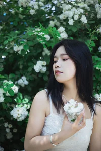 Wan Yi in YiTuYu Art Language Vol.7272: A Stunning Visual Gallery - image 9