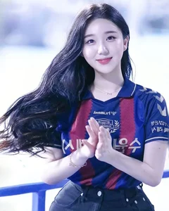 Stunning Korean Influencer Captivates Fans with an Angelic Smile and Perfect Hourglass Figure - image 7