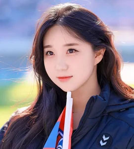 Stunning Korean Influencer Captivates Fans with an Angelic Smile and Perfect Hourglass Figure - image 0