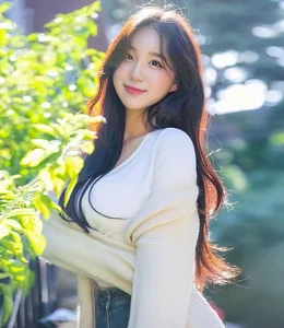 Stunning Korean Influencer Captivates Fans with an Angelic Smile and Perfect Hourglass Figure - image 3