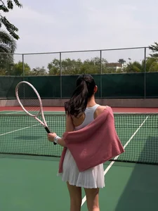 Streamer Mina Young Showcases Sporty Tennis Style and Active Lifestyle on the Court - image 2