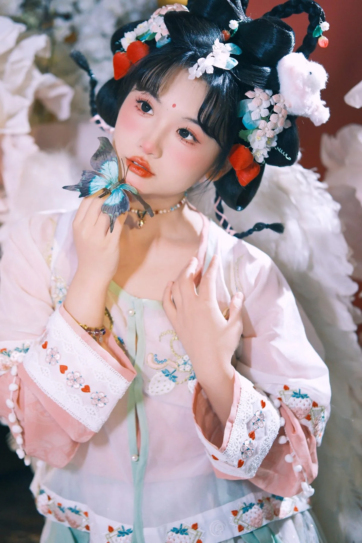 Art Language Vol.6230: Artistic Expressions with Xiao Chun Ye