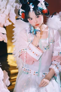 Art Language Vol.6230: Artistic Expressions with Xiao Chun Ye - image 4