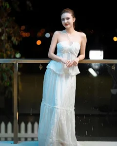 Le Khanh Chi: Embracing Confidence and Fitness Through Stunning Beachwear Style - image 9
