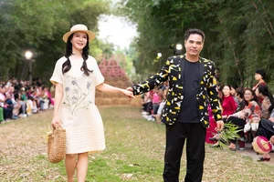 Viet Trinh Graces the Runway: A Celebration of Timeless Elegance and Vietnamese Fashion Heritage - image 4