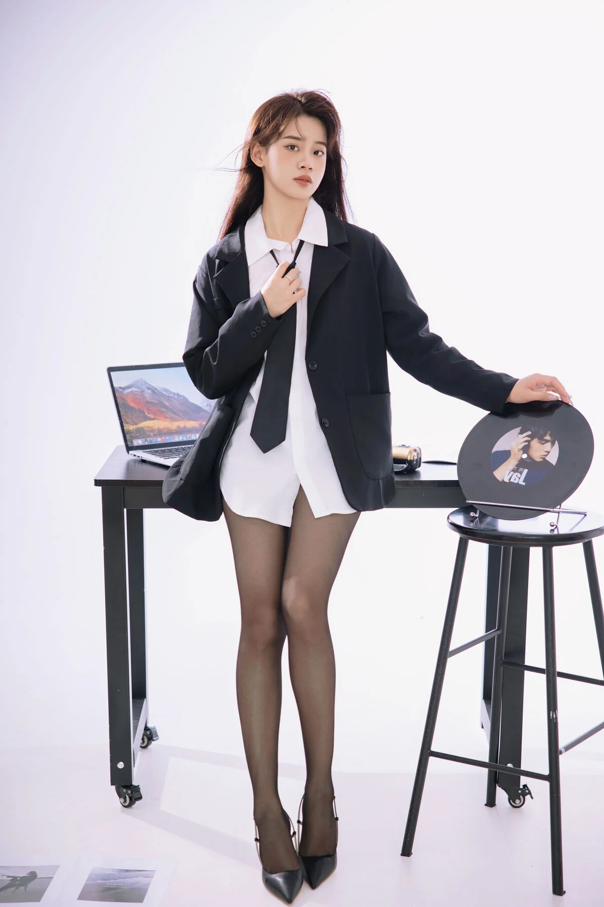 Soft Lighting and Grace: YiTuYu Art Language Vol.6832 Featuring Su Su