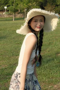 Xiao Fan Qie Showcases Elegant Style in YiTuYu Art Language Vol.7798 Collection - image 23
