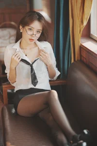 YiTuYu Art Language Vol.6195 Featuring Bei Bei: A Stunning Visual Art Collection - image 5