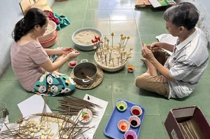 The 30-Year-Old 'Noble' Cake Shop: A Culinary Gem in Hue - image 5