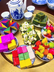 The 30-Year-Old 'Noble' Cake Shop: A Culinary Gem in Hue - image 0