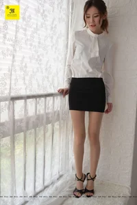 IESS PH-S004 Zi Wei Windowsill Series: Artistic Hosiery and Natural Light Photography - image 4
