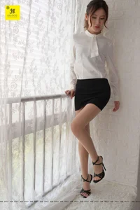 IESS PH-S004 Zi Wei Windowsill Series: Artistic Hosiery and Natural Light Photography - image 3