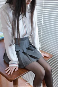 IESS Collection: Tuan Tuan in the Long Legs Pleated Skirt Series - image 8