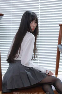 IESS Collection: Tuan Tuan in the Long Legs Pleated Skirt Series - image 3