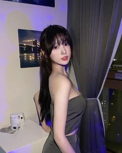 Stunning Korean Influencer Fashion: The Allure of Off-The-Shoulder Style Trends and K-Beauty Aesthetics - image 3