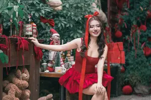 Sweet Smile of the Red Ribbon Girl - A Charming Christmas Gift - image 5