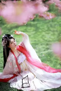 YiTuYu Vol.8715 A Ming: Enchanting Fairy Amidst Blooming Sakura - A Vision of Art Language - image 3