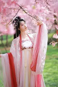 YiTuYu Vol.8715 A Ming: Enchanting Fairy Amidst Blooming Sakura - A Vision of Art Language - image 9