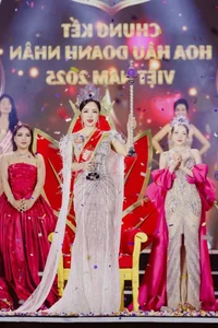 Hoang Thu Thuy Crowned Miss Vietnam Business 2025: A Celebration of Talent and Success - image 2