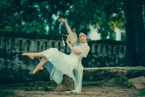 Immerse in Artistic Beauty: Xiao Ran's Graceful Dance Amidst Ancient Nature - YiTuYu Vol.8777 - image 10