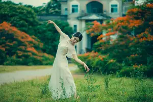 Immerse in Artistic Beauty: Xiao Ran's Graceful Dance Amidst Ancient Nature - YiTuYu Vol.8777 - image 2