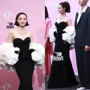 iQiyi Scream Night 2024 Red Carpet Highlights: Unique Fashion and Brilliant Chinese Celebrity Appearances - image 45