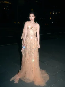iQiyi Scream Night 2024 Red Carpet Highlights: Unique Fashion and Brilliant Chinese Celebrity Appearances - image 16