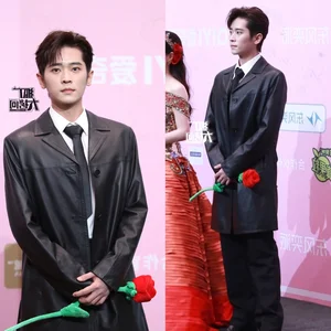 iQiyi Scream Night 2024 Red Carpet Highlights: Unique Fashion and Brilliant Chinese Celebrity Appearances - image 52