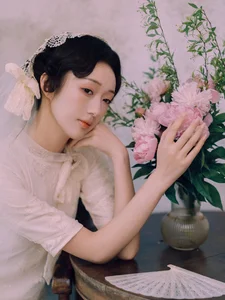 Elegant Lace Cheongsam Fashion: Art Language Vol.9356 featuring Model Meng – Timeless Retro Style Portrait Photography - image 3