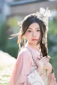 YiTuYu - Vol.8795 Yang Min Ting: Graceful Hanfu Beauty Amidst Spring Blossoms - image 4