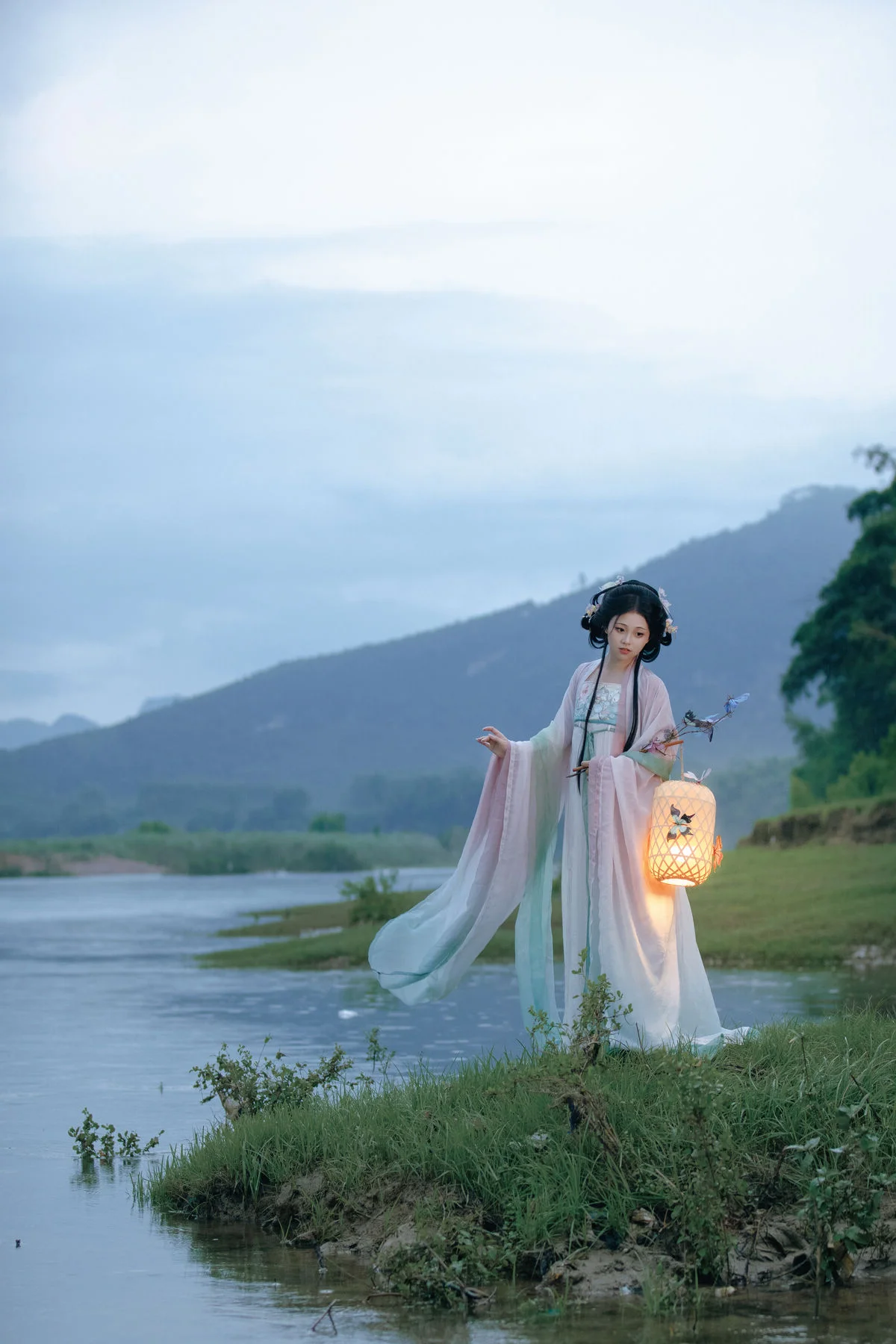 YiTuYu Art Language Vol.7715 featuring Jin Zou Ba: A Masterpiece of Visual Storytelling