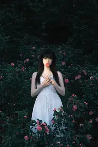 Enchanting Muse Amidst Blooms: Xing Zhi Ka Tao's Ethereal Beauty in YiTuYu Vol.8541 - image 9