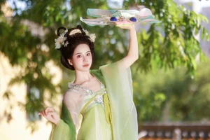 YiTuYu Art Language Vol.8102: Captivating Portrait Series Featuring Xiao Du Tong Xue - image 13