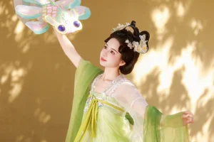 YiTuYu Art Language Vol.8102: Captivating Portrait Series Featuring Xiao Du Tong Xue - image 19