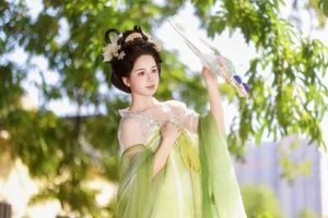 YiTuYu Art Language Vol.8102: Captivating Portrait Series Featuring Xiao Du Tong Xue - image 12