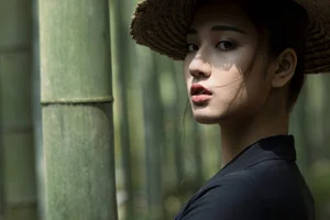 Artistic Portraiture: YiTuYu Art Language Vol.4893 Featuring Lin Lin - image 0
