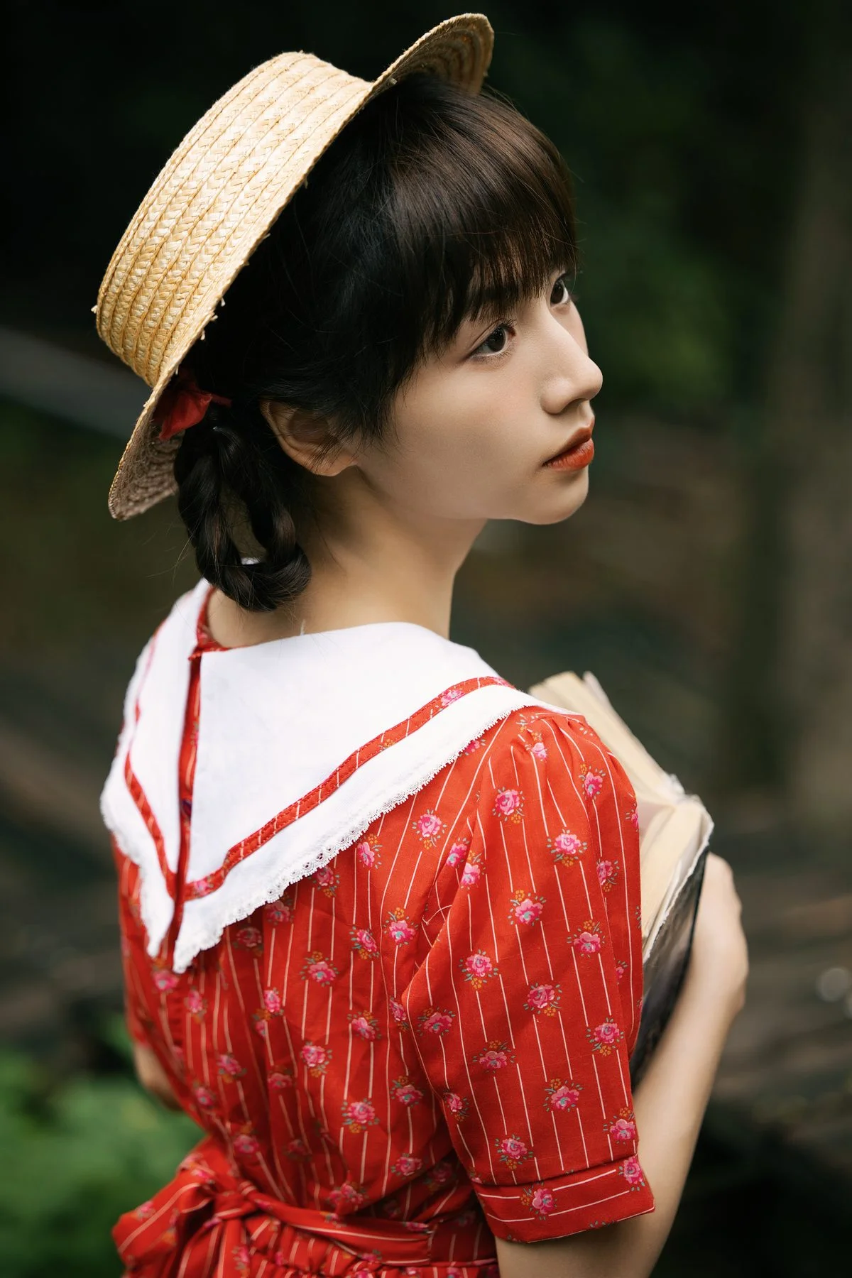 Exploring Contemporary Style in YiTuYu Art Language Vol.6025 Featuring Gu Lin X